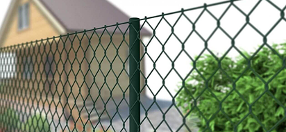 Забор из сетки-рабицы